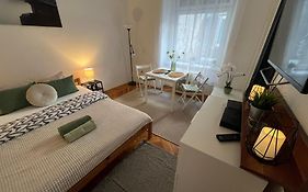 Feel Like Home - Cozy Downtwon Studio For 2
